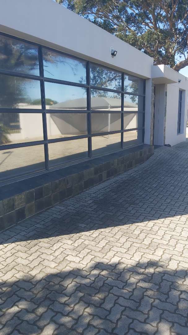 To Let commercial Property for Rent in Walmer Eastern Cape